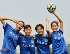 关于球场百花齐放：女足选手风采绽放斩获胜利的信息
