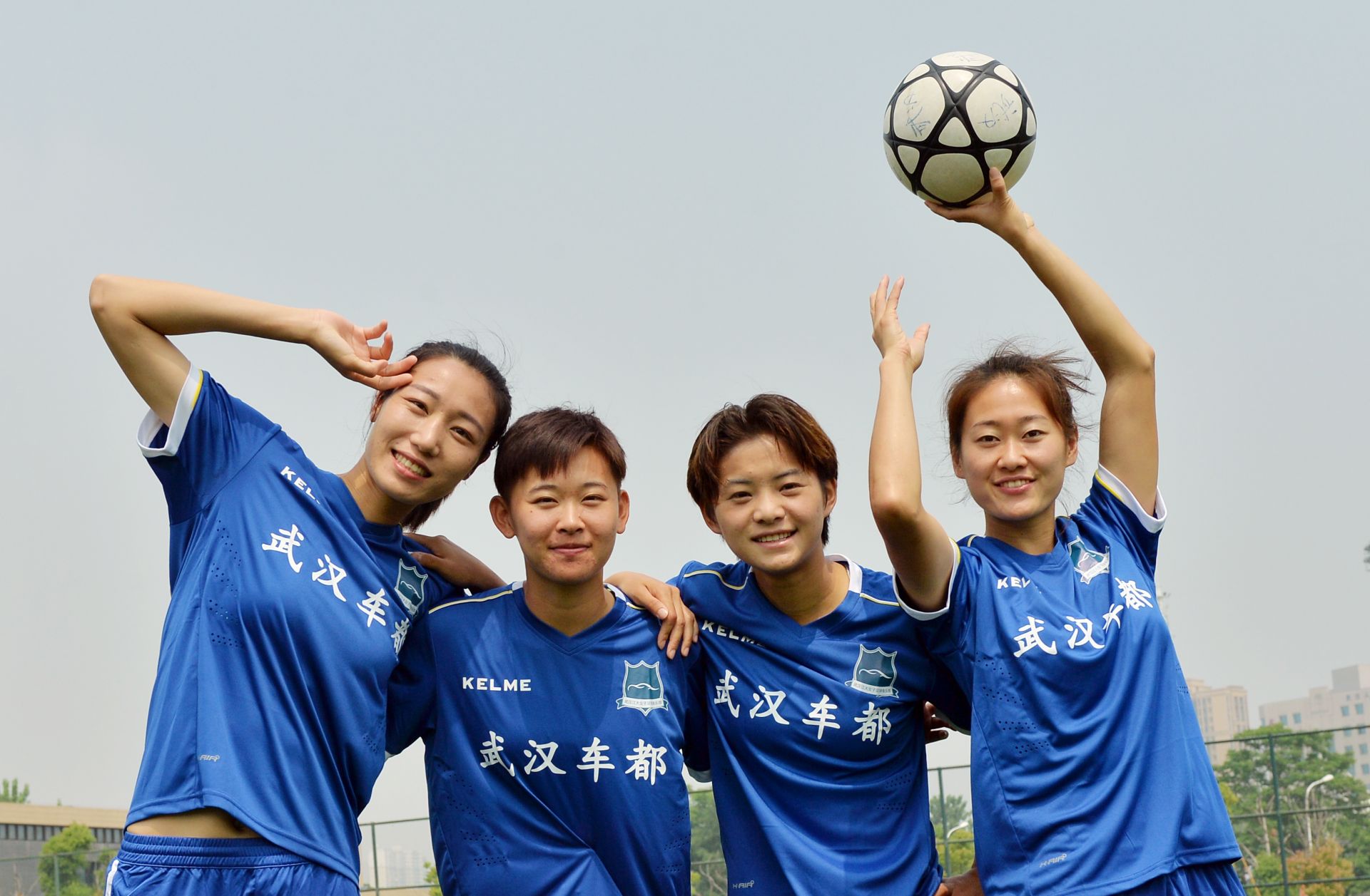 关于球场百花齐放：女足选手风采绽放斩获胜利的信息